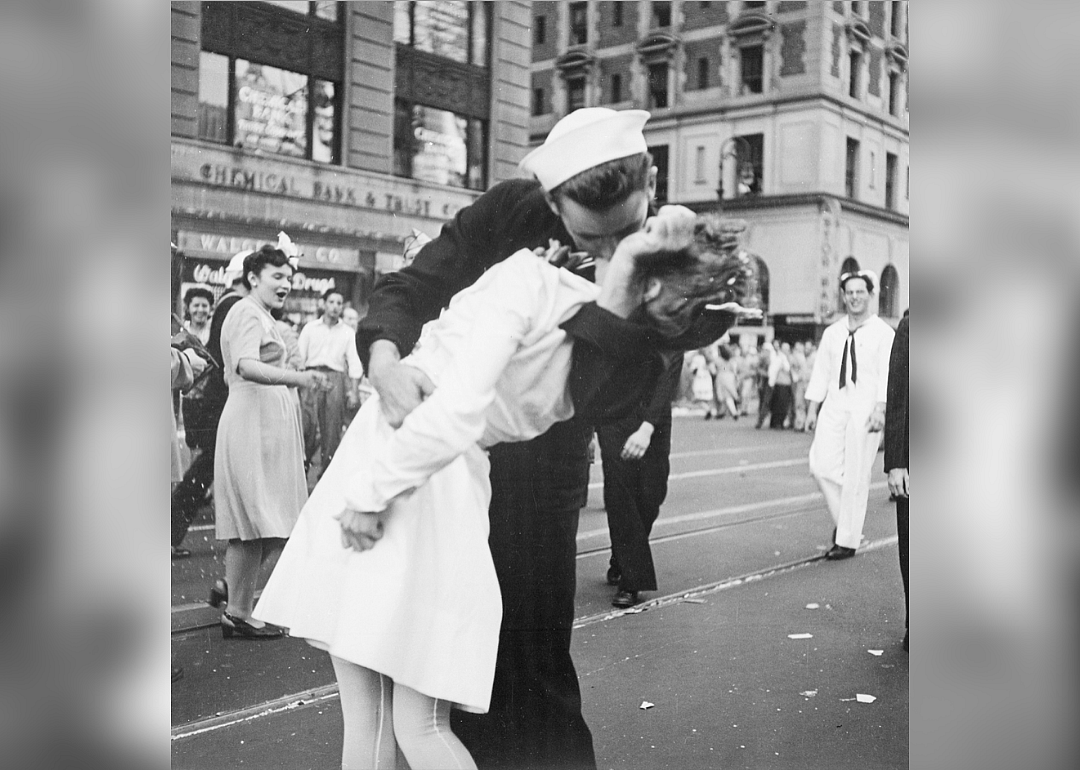 1945: Party in the USA