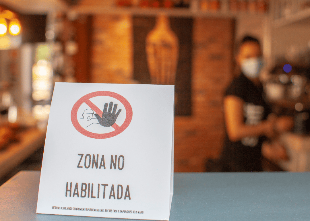 Social spacing in Spain