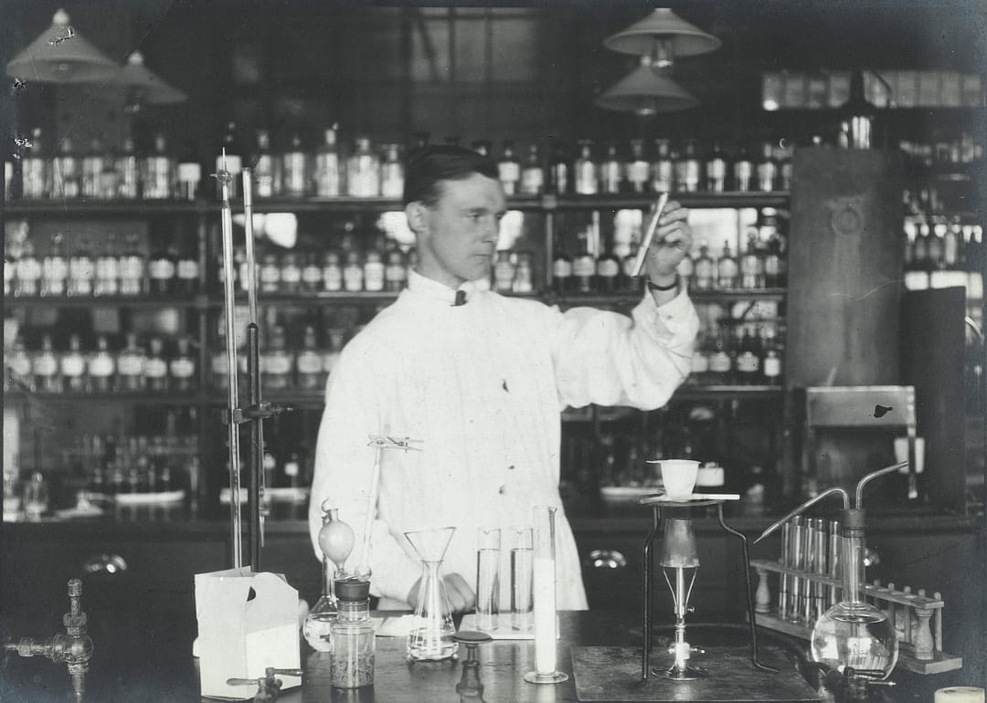 1879: Saccharin