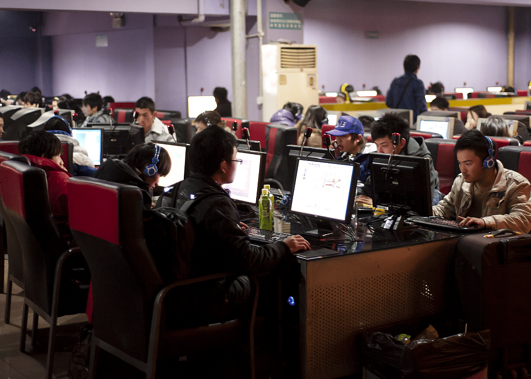 China boasts most internet users