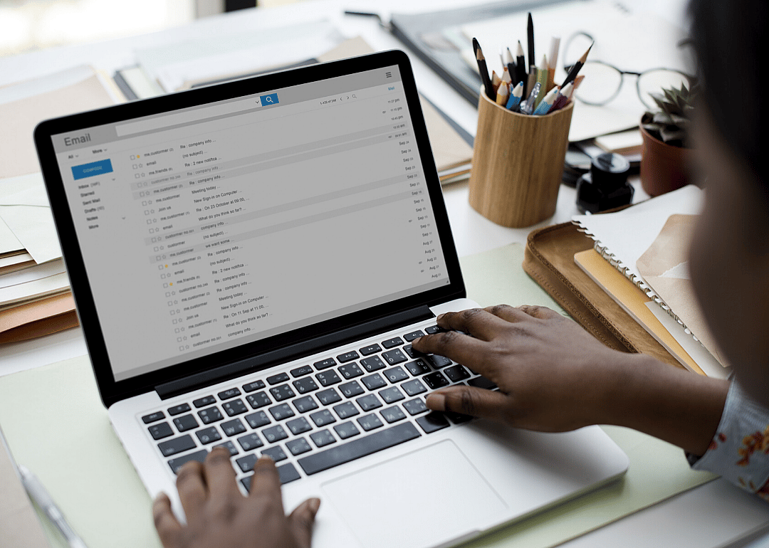 Employees look at email for 209 minutes a day