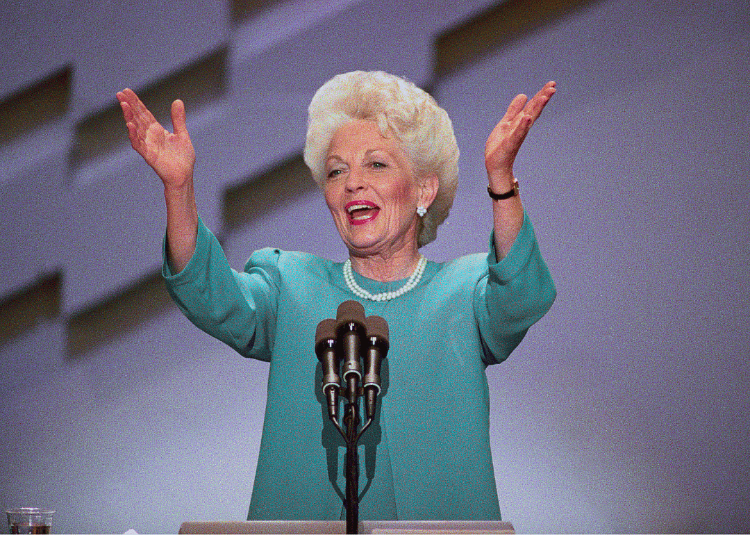 1988: Texas’ Richards speaks at convention
