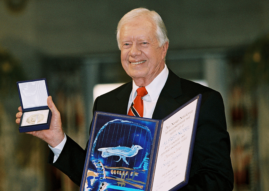 2002: Carter receives peace prize