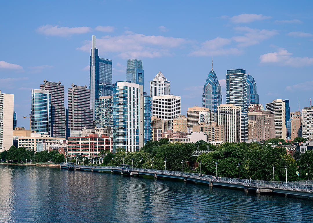 Philadelphia city skyline and river.
