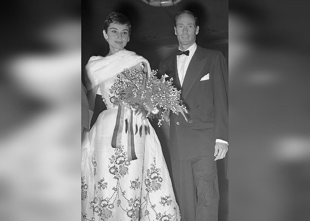 1954: Audrey Hepburn marries Mel Ferrer