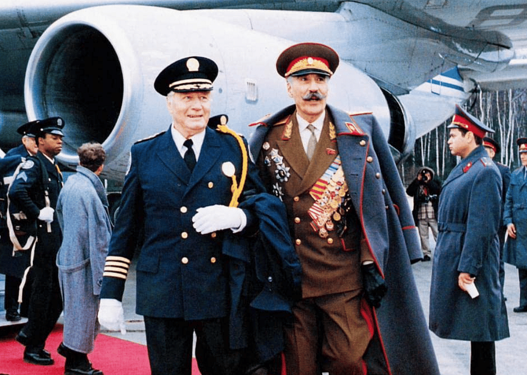 Actors in a scene from 'Police Academy: Mission to Moscow’.
