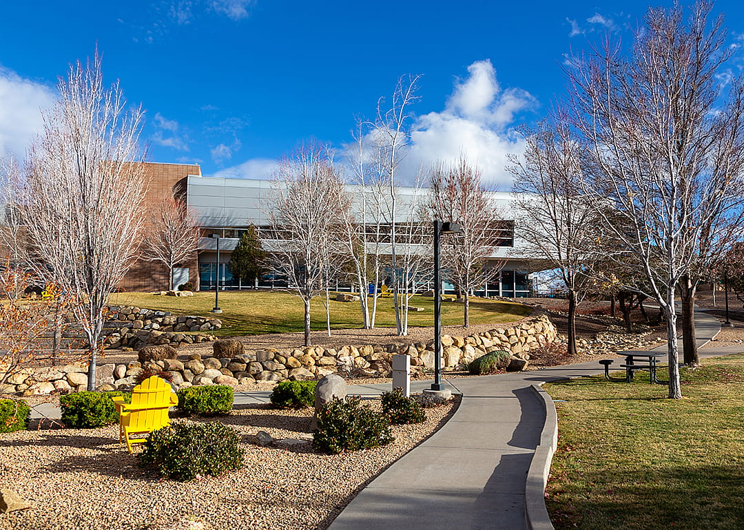 Pathway on campus at Emory Riddle Aeronautical University.