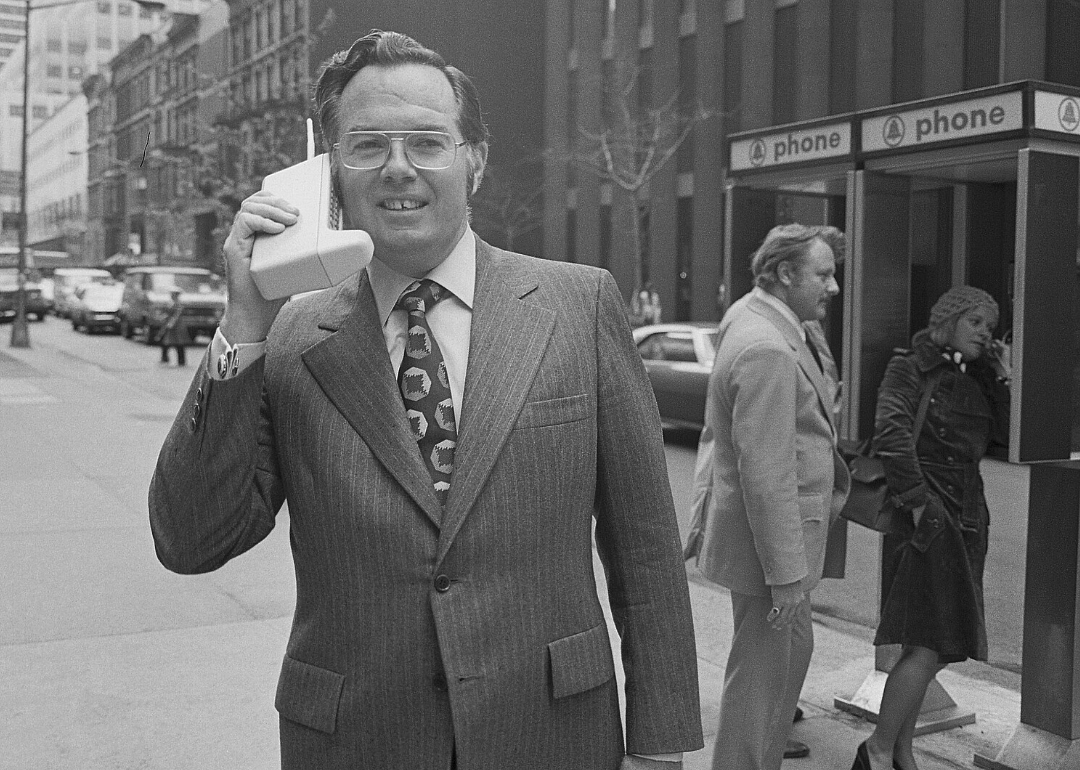 1973: Cell phone