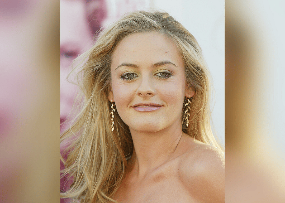 2000s for girls: Big hair, side part