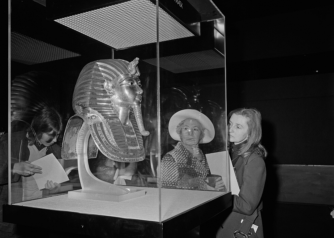 1978: The world sees King Tut's gold