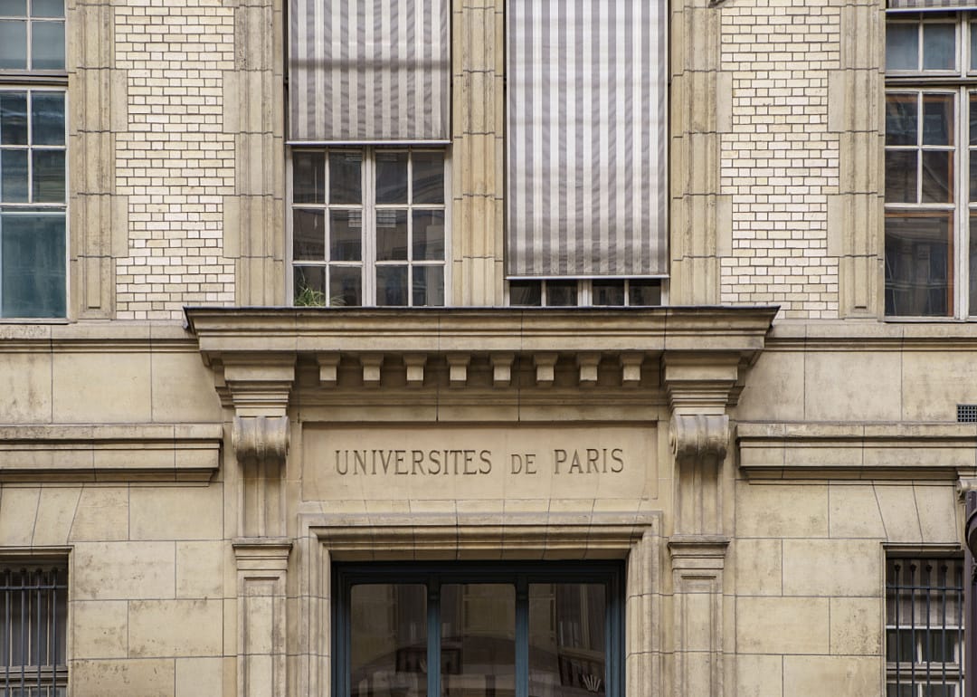 #13. Universite de Paris