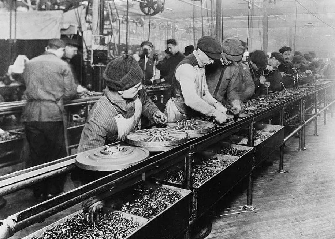 1913: Ford invents the assembly line