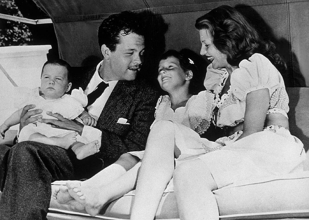 1943: A big Hollywood wedding