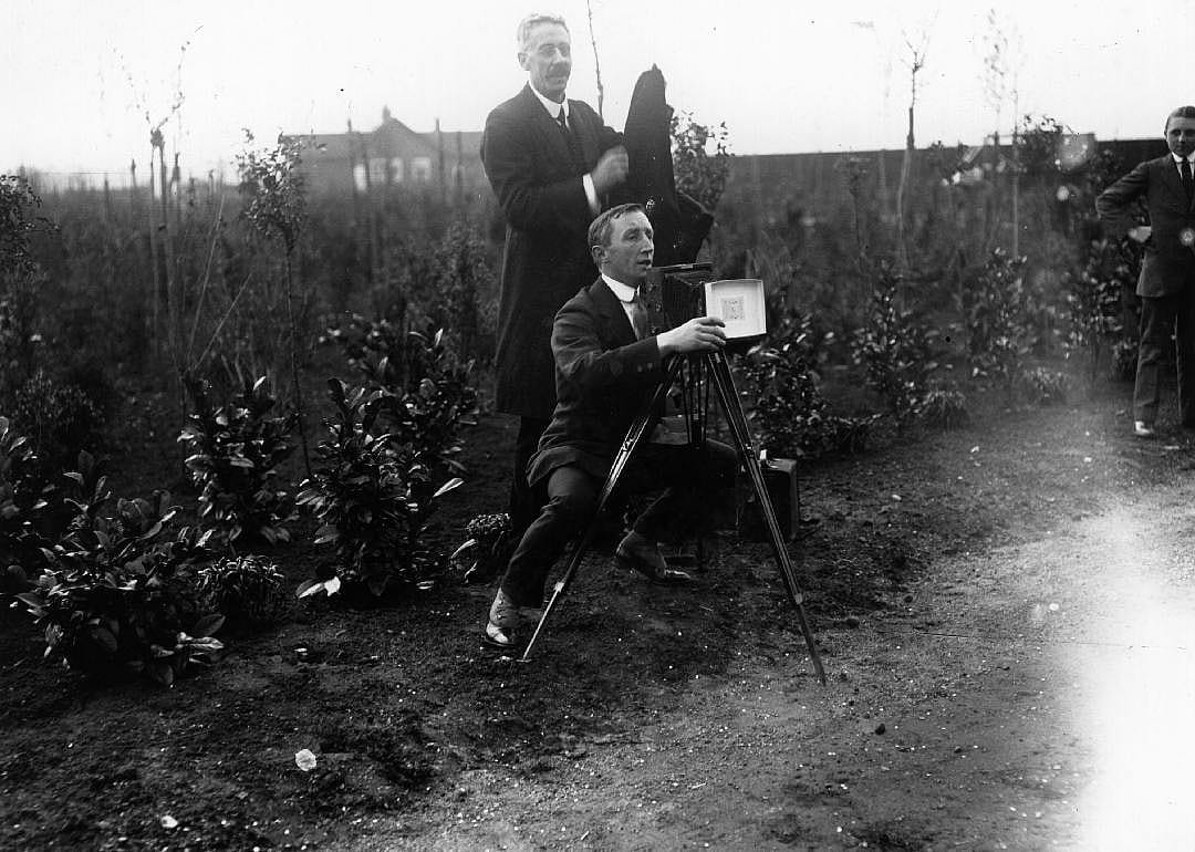 1928: Paving the way for wedding photography