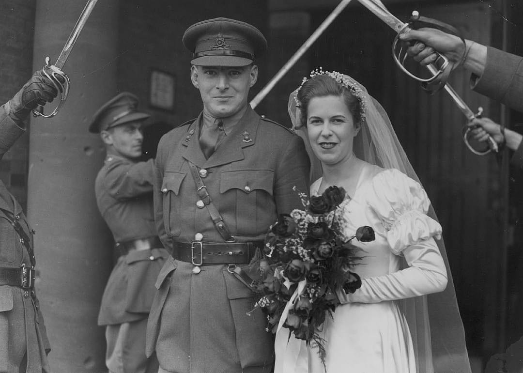 1940: World War II prompts weddings