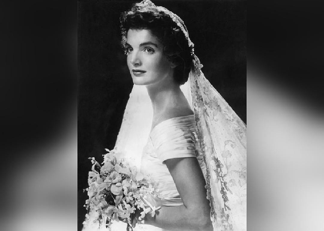 1953: JFK marries Jacqueline Onassis