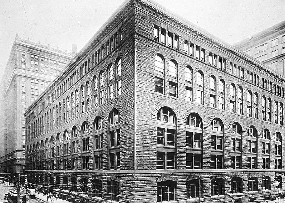 1924: The first wedding registry