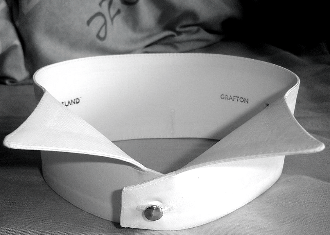 1920s: Detachable collars