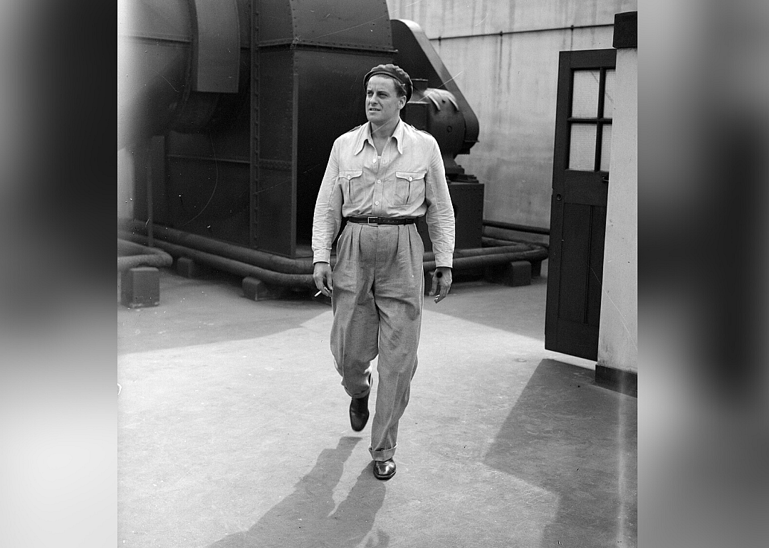 1930s: High-waisted trousers