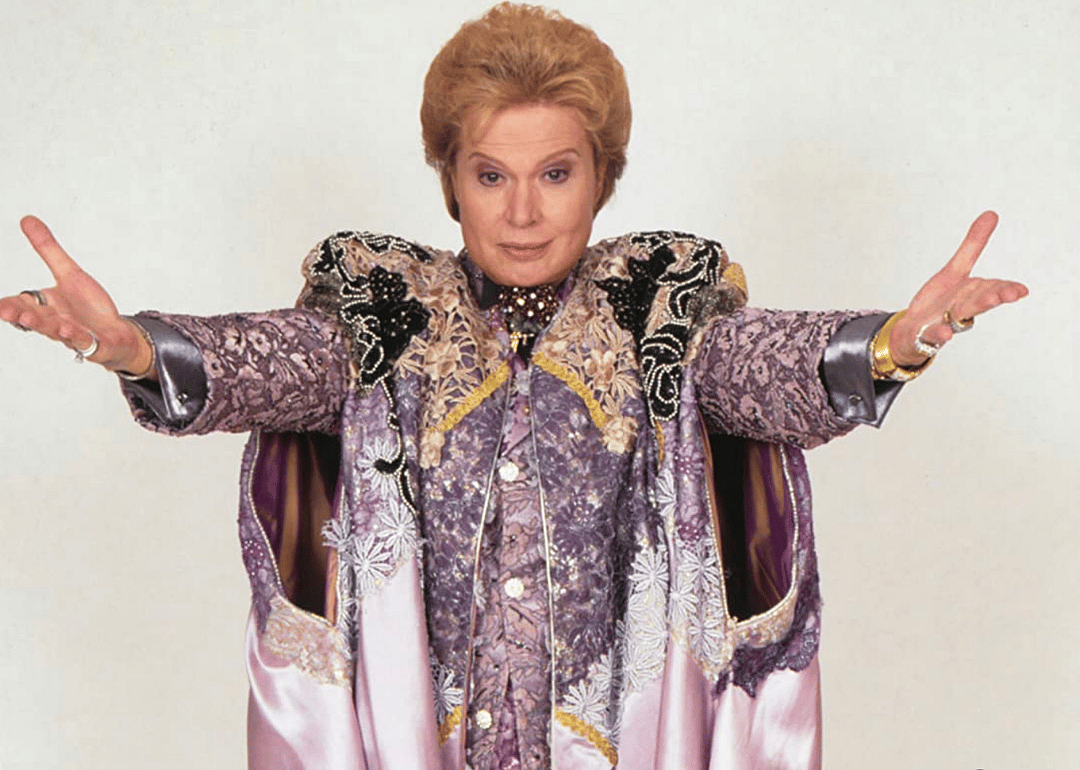 #45. Mucho Mucho Amor: The Legend of Walter Mercado
