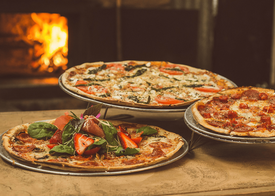 #8. Wonder Crust Pizza & Tap House