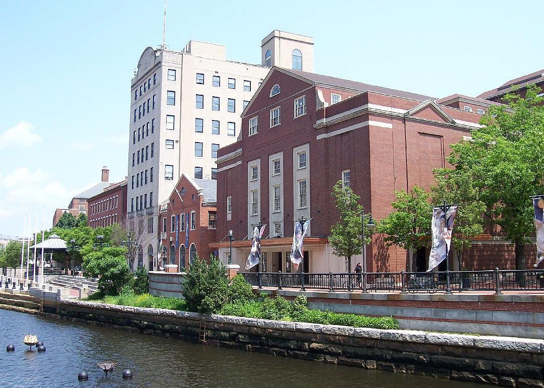 #73. Rhode Island School of Design