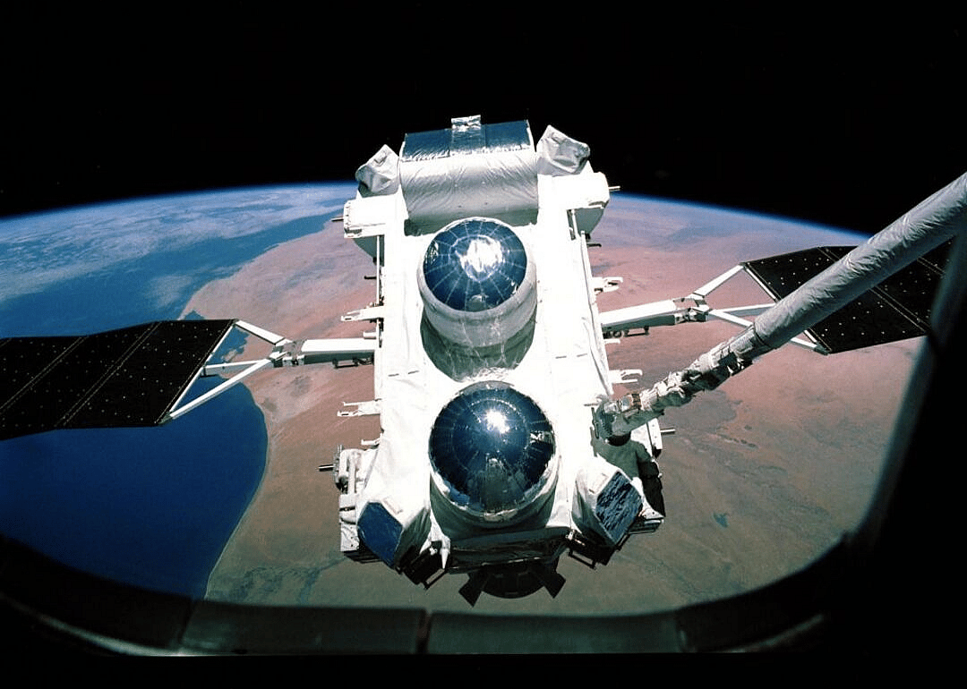 1991: Compton Gamma Ray Observatory launched