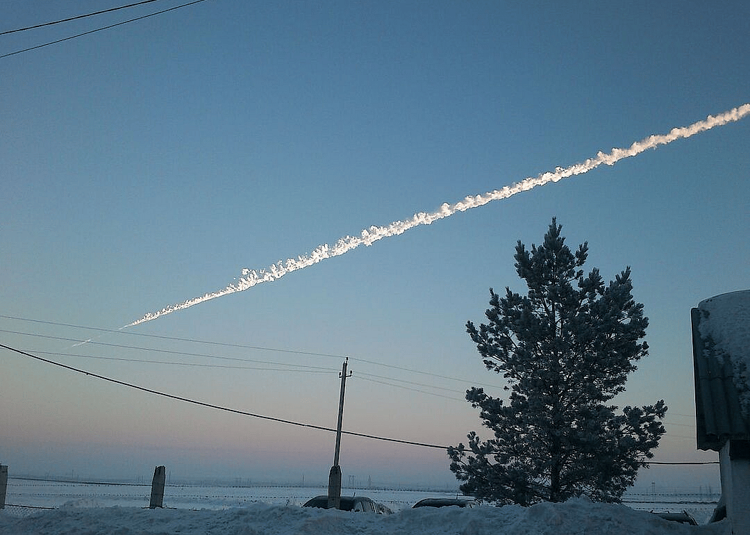 2013: Meteor explodes over Chelyabinsk in Russia