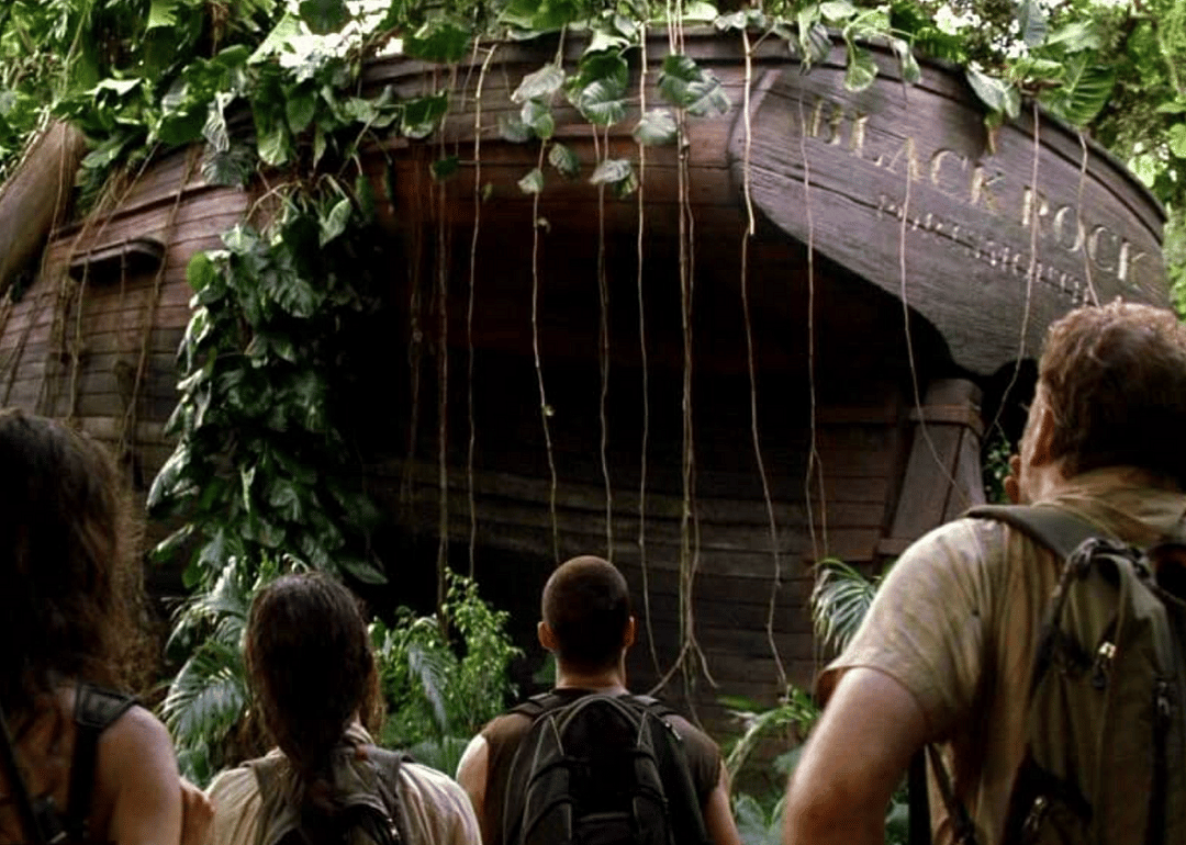 Matthew Fox and Daniel Roebuck in Lost, Season 1, Episode 24