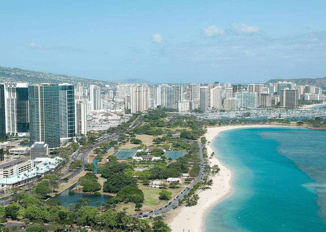 The coastline and luxury hotels and apartments in Honolulu.
