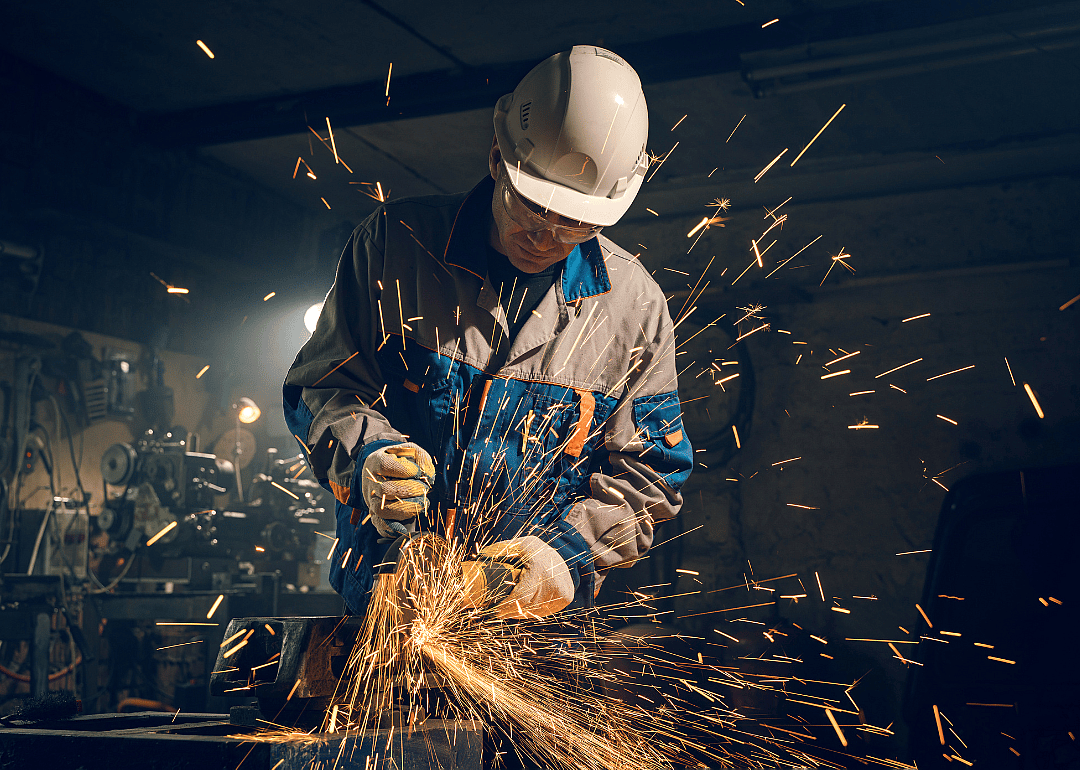 #22. Grinding, lapping, polishing, and buffing machine tool setters, operators, and tenders, metal and plastic