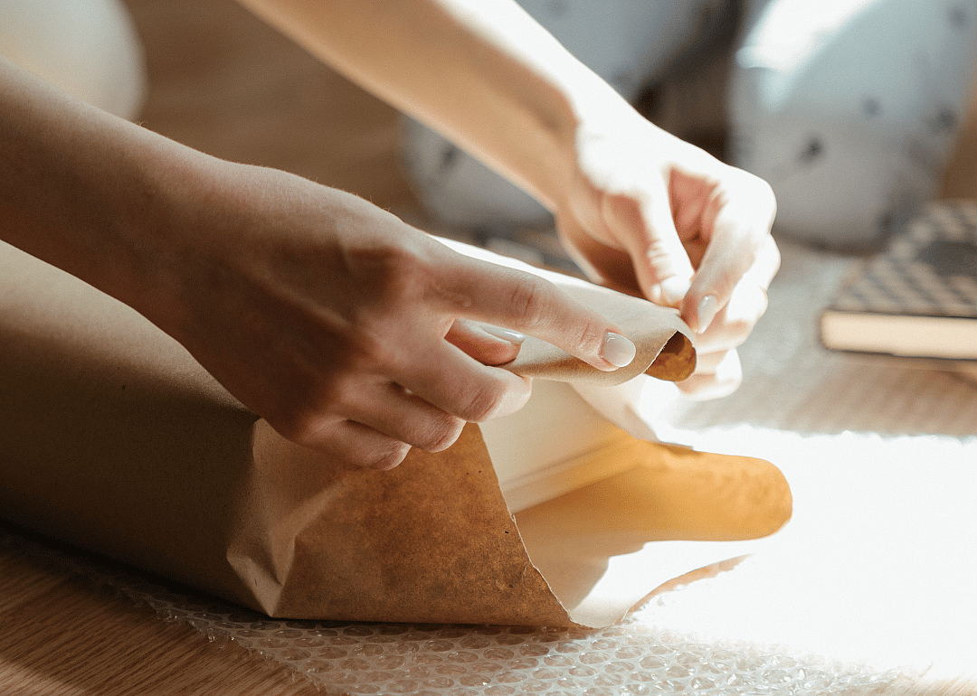 #28. Packers and packagers, hand