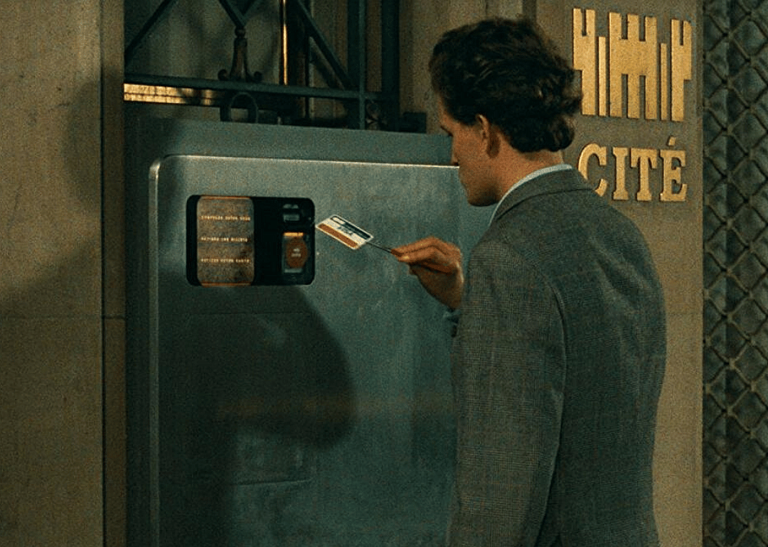 #30. L'Argent (1983)