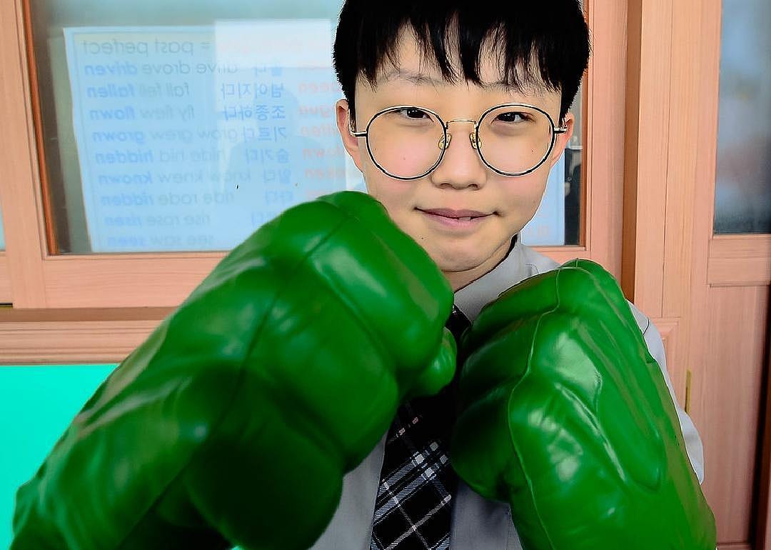 2003: Electronic Hulk Hands