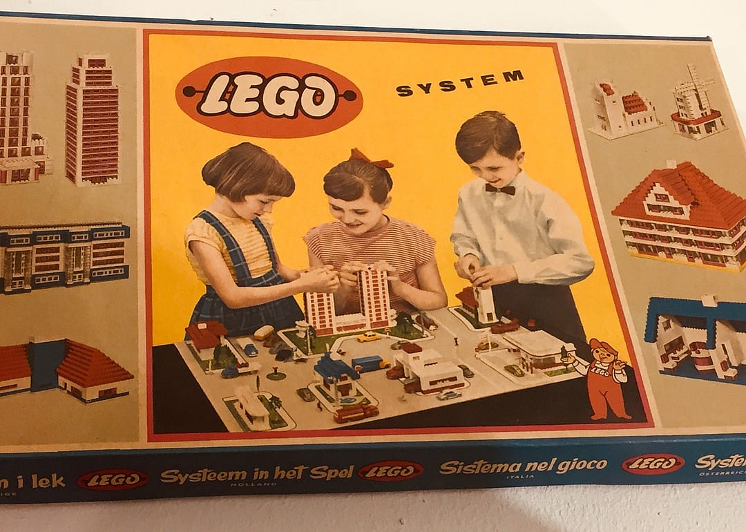 1949: Legos