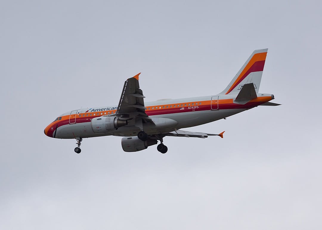 PSA Airlines jet in the sky.