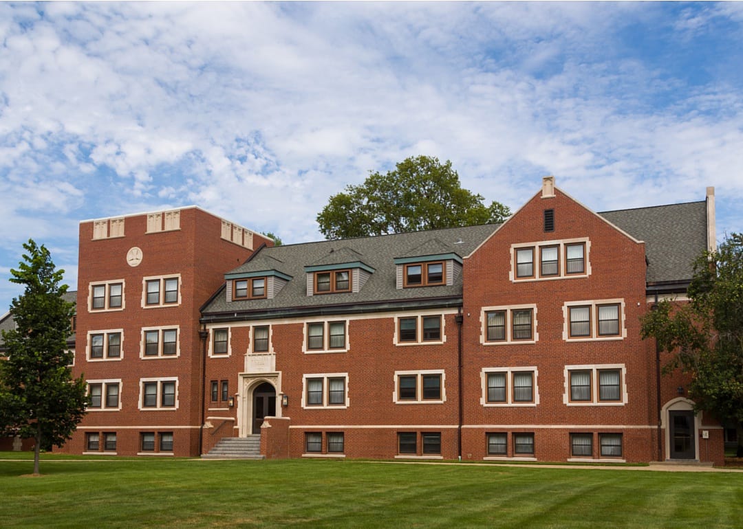 Younker Hall on the campus of Grinnell College.