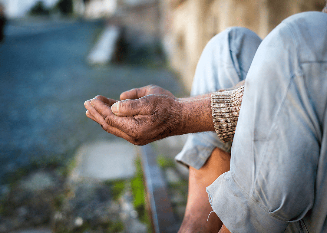 Homeless people: 580,466
