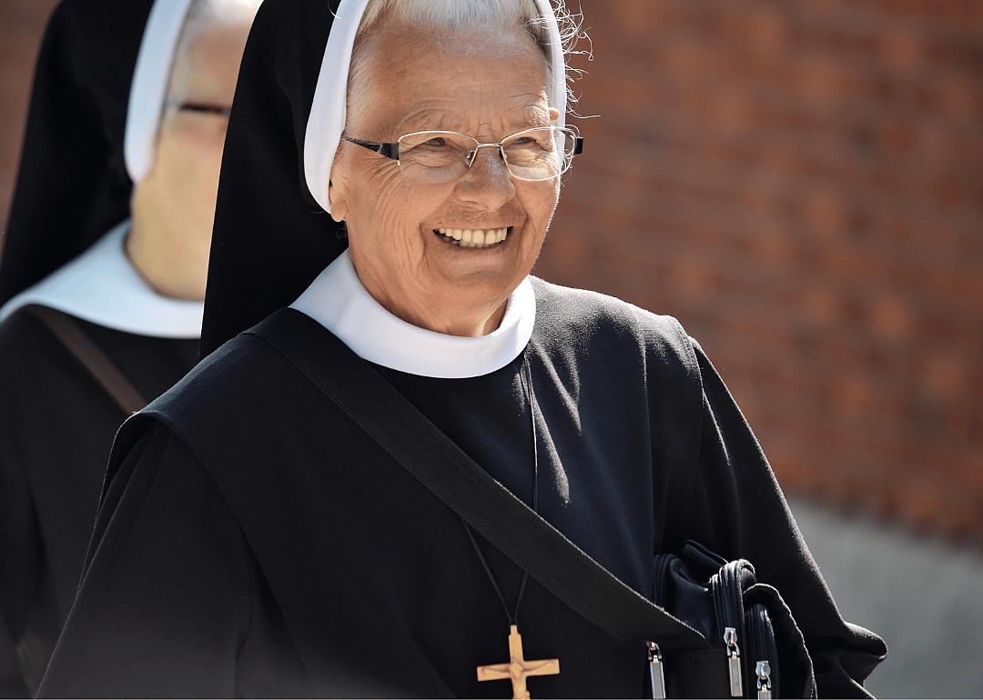 Nuns: 42,441