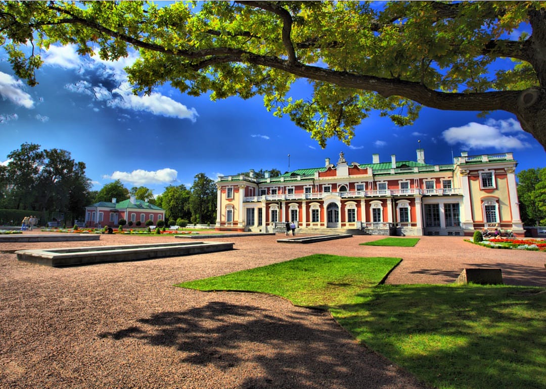 Kersti Kaljulaid: Presidential Palace