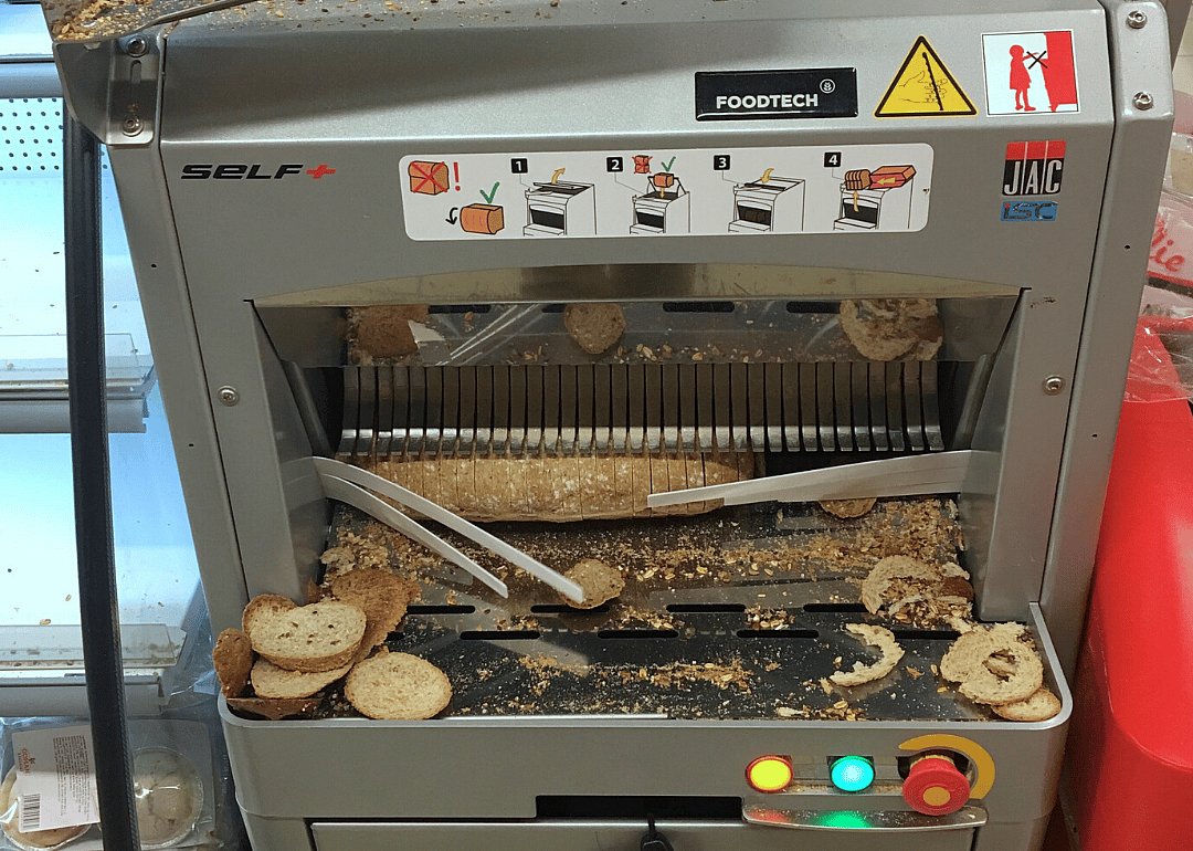 1928: Sliced bread