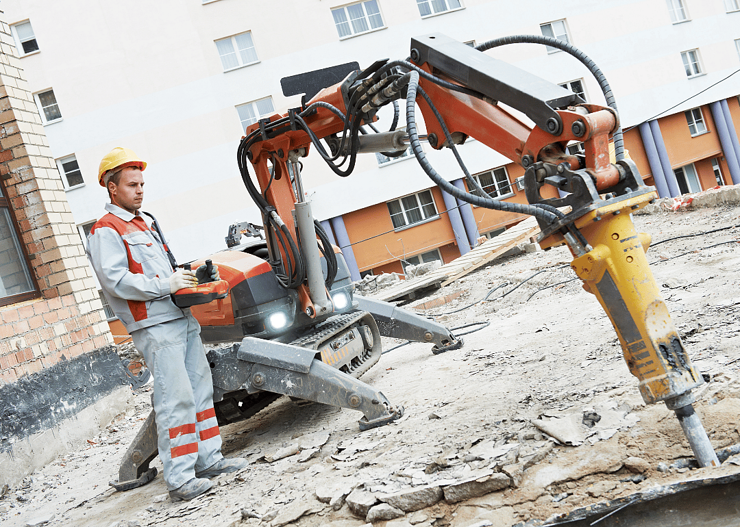 #18. Operating engineers and other construction equipment operators