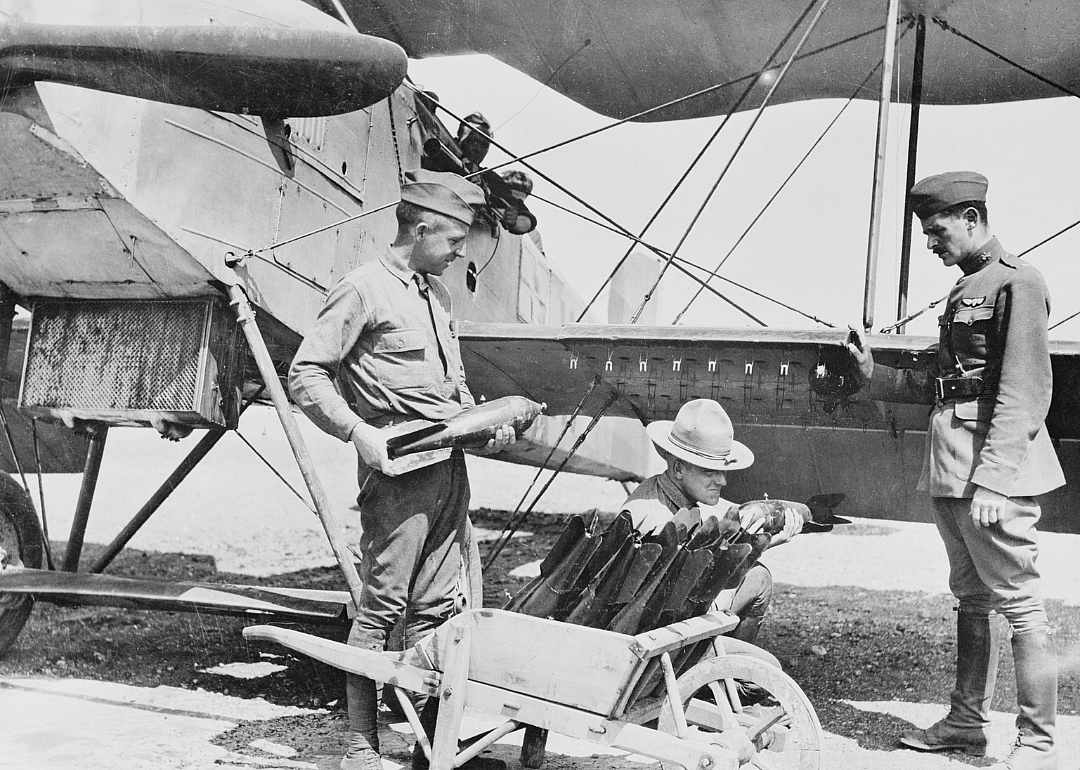 1925: The civilian aviation industry