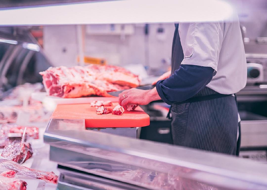 No: Meat trimmings (bones and cooked fat)