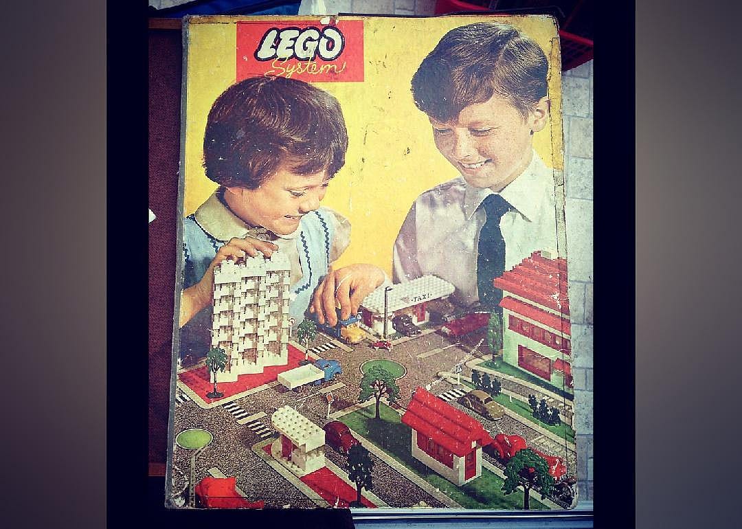 1962: Legos