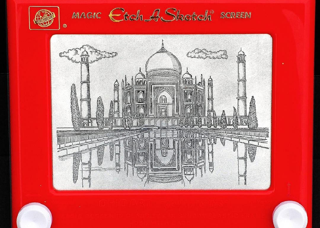 1960: Etch-A-Sketch