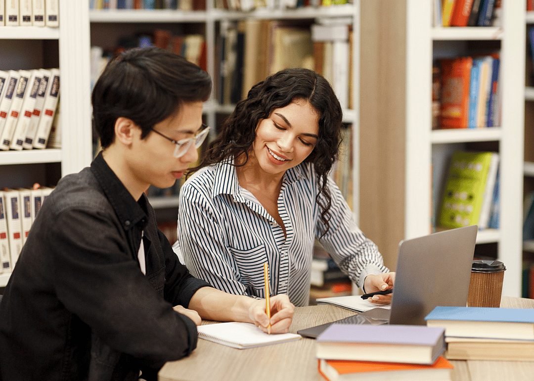 College consultant