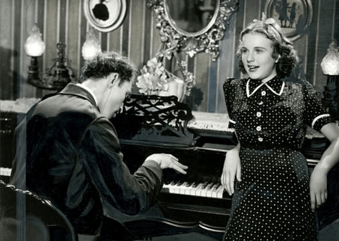 1937: One Hundred Men and a Girl