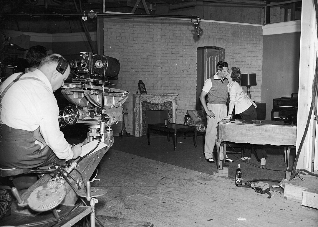 1951: First show filmed for a live studio audience