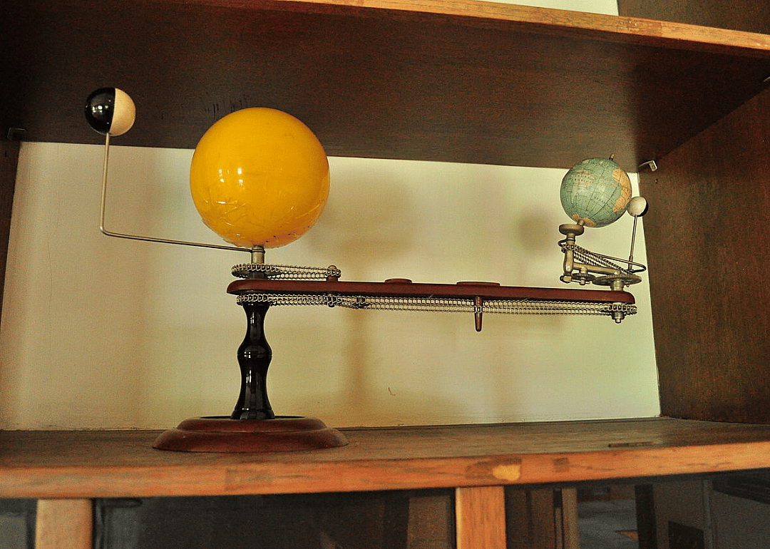 Mid-1970s: First precise model of the Earth